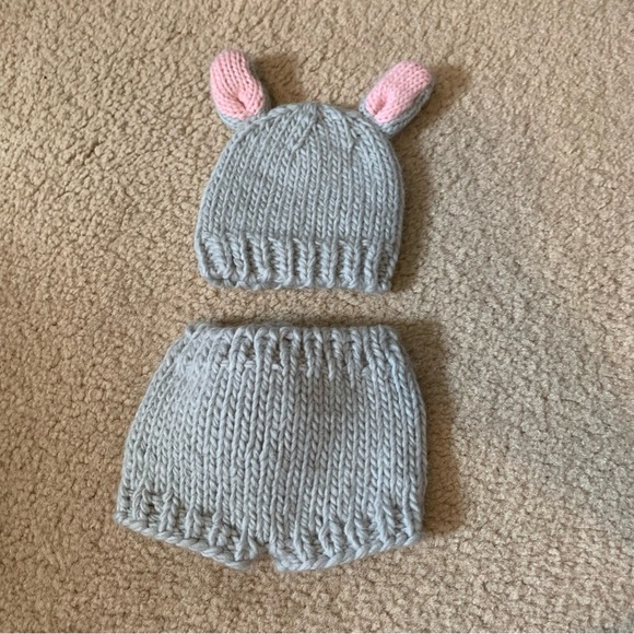 So Adorable 2 Piece Crochet Bunny Set 0-3 mths - Picture 2 of 7